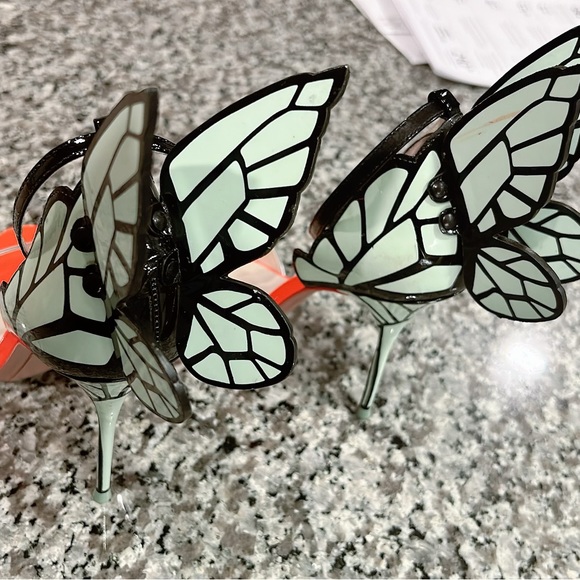 The iconic Beautiful Butterfly - Picture 7 of 10